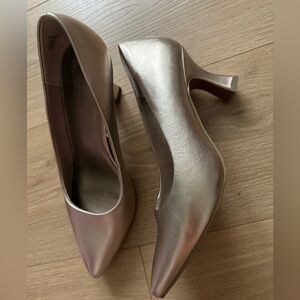 Comfortable Gold Heels